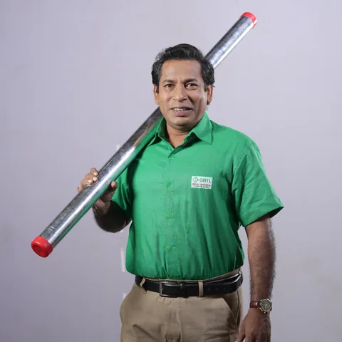 গ্রাম বাংলা টিউবসের ব্র্যান্ড অ্যাম্বাসেডর মোশাররফ করিম
